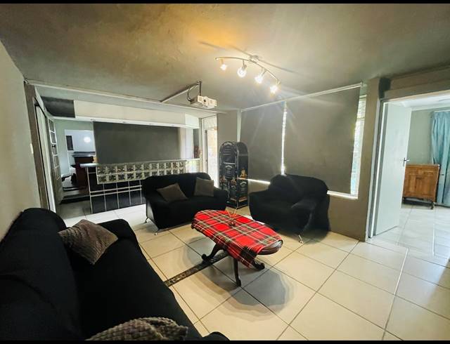 4 BEDROOM HOUSE FOR SALE IN WEBBER